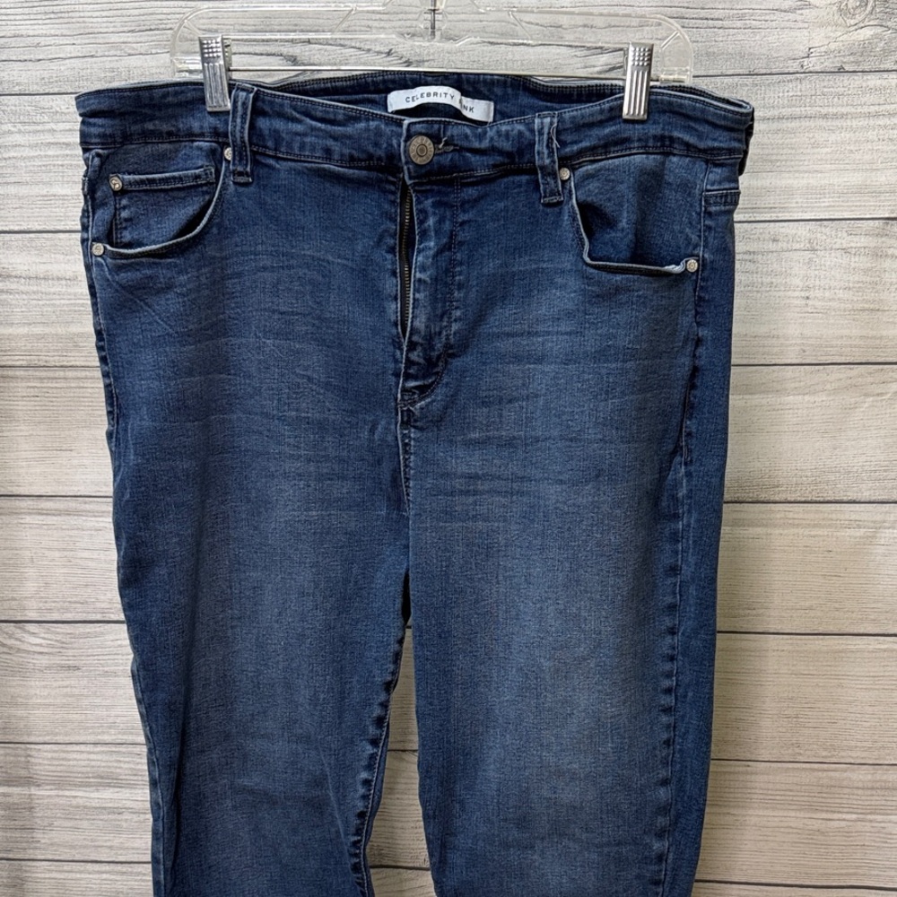 Celebrity Pink Crop Skinny Jeans, size 18, great condition